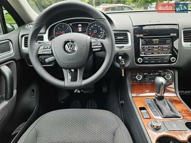 Сірий Фольксваген Туарег, об'ємом двигуна 2.97 л та пробігом 263 тис. км за 18790 $, фото 33 на Automoto.ua