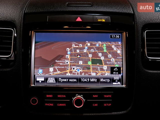 Серый Фольксваген Туарег, объемом двигателя 3 л и пробегом 219 тыс. км за 17900 $, фото 24 на Automoto.ua