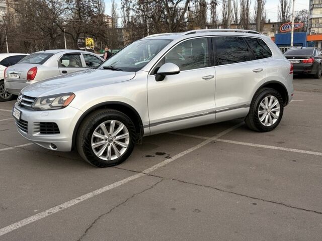 Серый Фольксваген Туарег, объемом двигателя 3.6 л и пробегом 278 тыс. км за 14200 $, фото 3 на Automoto.ua