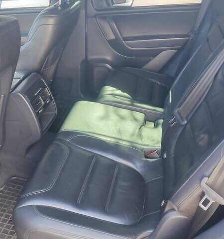 Серый Фольксваген Туарег, объемом двигателя 3 л и пробегом 319 тыс. км за 17500 $, фото 8 на Automoto.ua