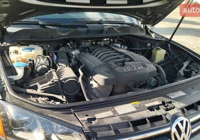 Серый Фольксваген Туарег, объемом двигателя 3.6 л и пробегом 54 тыс. км за 21000 $, фото 7 на Automoto.ua