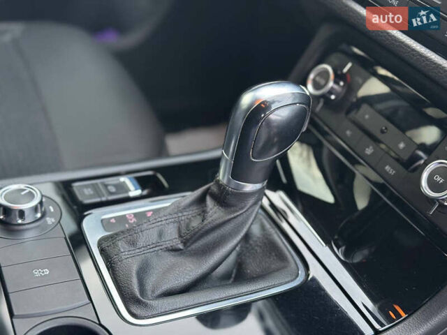 Сірий Фольксваген Туарег, об'ємом двигуна 3 л та пробігом 229 тис. км за 18100 $, фото 22 на Automoto.ua