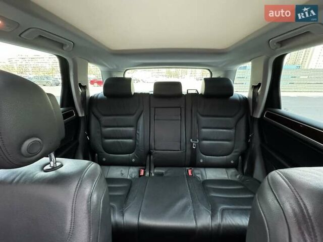 Фольксваген Туарег 2013 у Києві на Automoto.ua Сірий Фольксваген Туарег, об'ємом двигуна 2.97 л та пробігом 238 тис. км за 17000 $, фото 18 на Automoto.ua