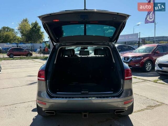 Фольксваген Туарег 2013 в Киеве на Automoto.ua Серый Фольксваген Туарег, объемом двигателя 2.97 л и пробегом 180 тыс. км за 19900 $, фото 20 на Automoto.ua