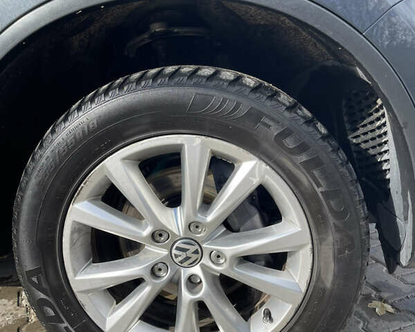 Сірий Фольксваген Туарег, об'ємом двигуна 3 л та пробігом 229 тис. км за 18100 $, фото 9 на Automoto.ua