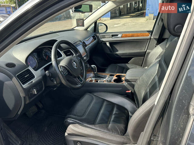 Сірий Фольксваген Туарег, об'ємом двигуна 2.97 л та пробігом 222 тис. км за 18300 $, фото 11 на Automoto.ua