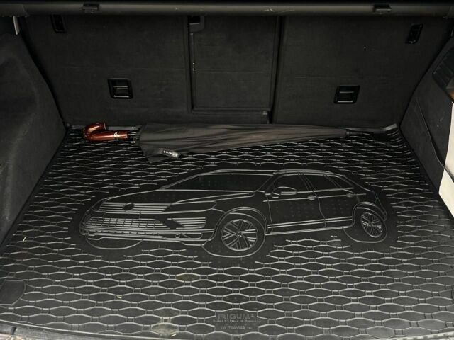 Серый Фольксваген Туарег, объемом двигателя 3 л и пробегом 223 тыс. км за 19500 $, фото 22 на Automoto.ua