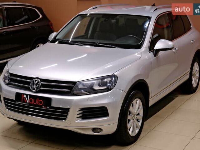 Серый Фольксваген Туарег, объемом двигателя 3 л и пробегом 219 тыс. км за 17900 $, фото 2 на Automoto.ua