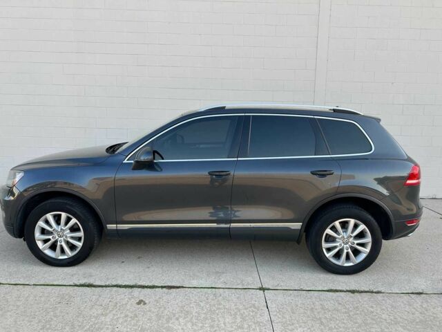 Серый Фольксваген Туарег, объемом двигателя 3 л и пробегом 93 тыс. км за 16800 $, фото 6 на Automoto.ua