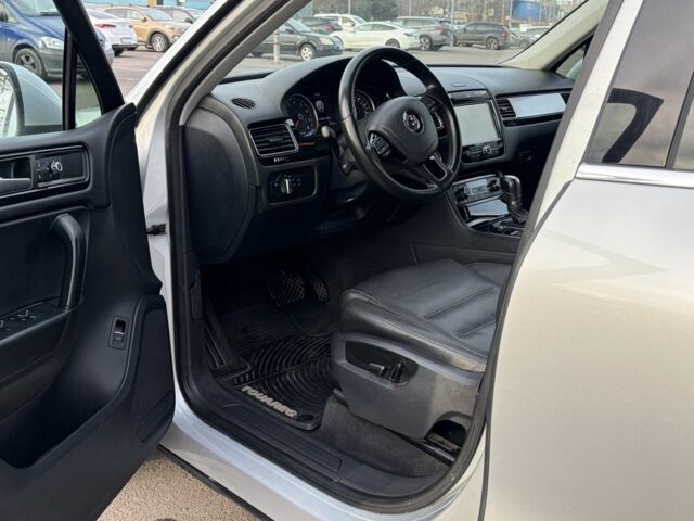 Серый Фольксваген Туарег, объемом двигателя 3.6 л и пробегом 278 тыс. км за 14200 $, фото 11 на Automoto.ua