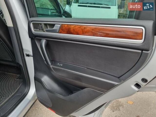 Фольксваген Туарег 2013 в Ровно на Automoto.ua Серый Фольксваген Туарег, объемом двигателя 3 л и пробегом 311 тыс. км за 20999 $, фото 44 на Automoto.ua