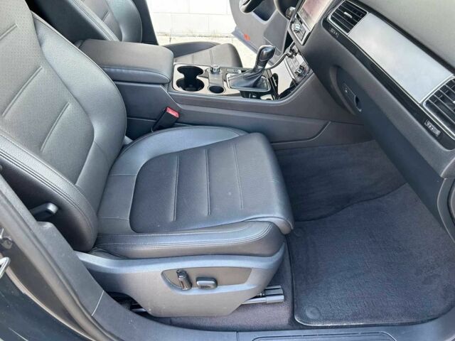 Серый Фольксваген Туарег, объемом двигателя 3 л и пробегом 93 тыс. км за 16800 $, фото 16 на Automoto.ua