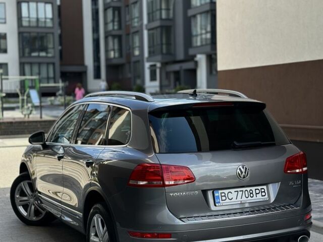 Серый Фольксваген Туарег, объемом двигателя 3 л и пробегом 262 тыс. км за 22000 $, фото 4 на Automoto.ua