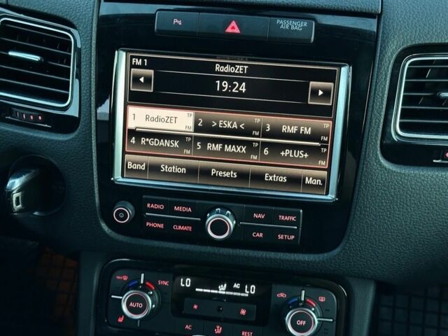 Серый Фольксваген Туарег, объемом двигателя 3 л и пробегом 209 тыс. км за 4900 $, фото 5 на Automoto.ua