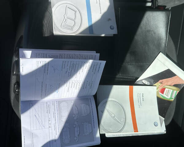 Серый Фольксваген Туарег, объемом двигателя 0 л и пробегом 211 тыс. км за 21450 $, фото 41 на Automoto.ua