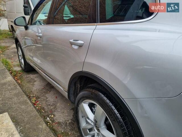 Фольксваген Туарег 2013 в Ровно на Automoto.ua Серый Фольксваген Туарег, объемом двигателя 3 л и пробегом 311 тыс. км за 20999 $, фото 7 на Automoto.ua