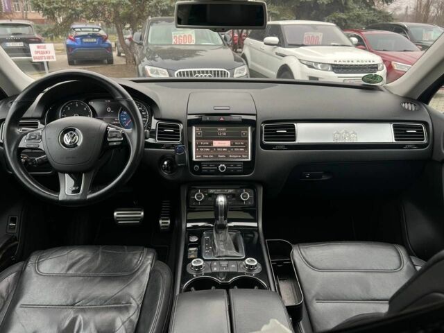 Серый Фольксваген Туарег, объемом двигателя 3 л и пробегом 223 тыс. км за 19500 $, фото 9 на Automoto.ua