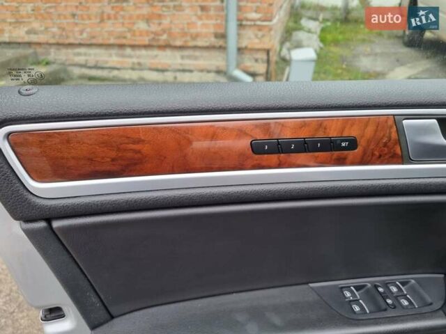 Фольксваген Туарег 2013 в Ровно на Automoto.ua Серый Фольксваген Туарег, объемом двигателя 3 л и пробегом 311 тыс. км за 20999 $, фото 53 на Automoto.ua