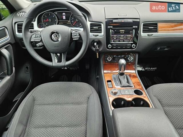 Сірий Фольксваген Туарег, об'ємом двигуна 2.97 л та пробігом 263 тис. км за 18790 $, фото 31 на Automoto.ua