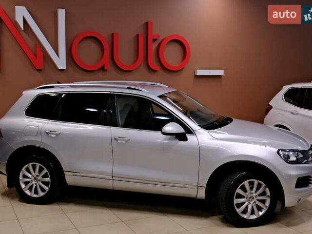 Серый Фольксваген Туарег, объемом двигателя 3 л и пробегом 219 тыс. км за 17900 $, фото 7 на Automoto.ua