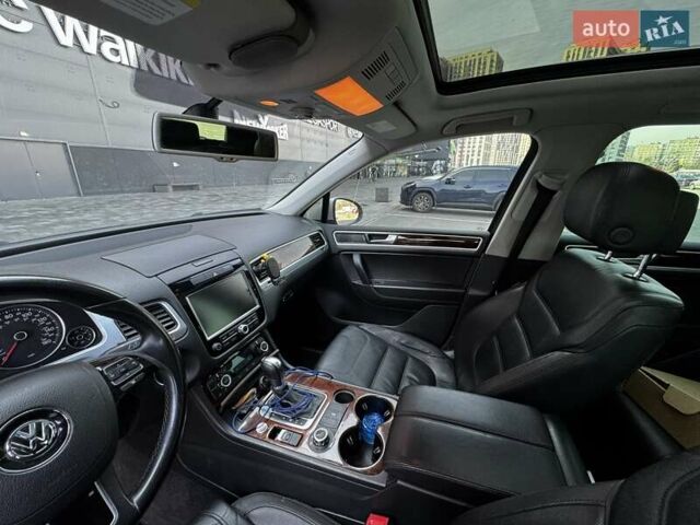 Фольксваген Туарег 2013 у Києві на Automoto.ua Сірий Фольксваген Туарег, об'ємом двигуна 2.97 л та пробігом 238 тис. км за 17000 $, фото 14 на Automoto.ua