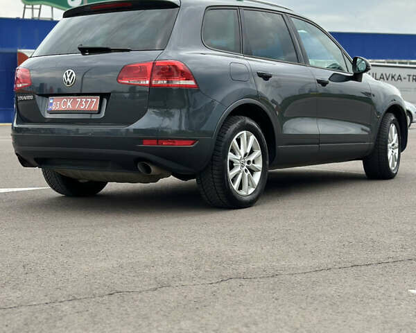 Серый Фольксваген Туарег, объемом двигателя 0 л и пробегом 211 тыс. км за 21450 $, фото 19 на Automoto.ua