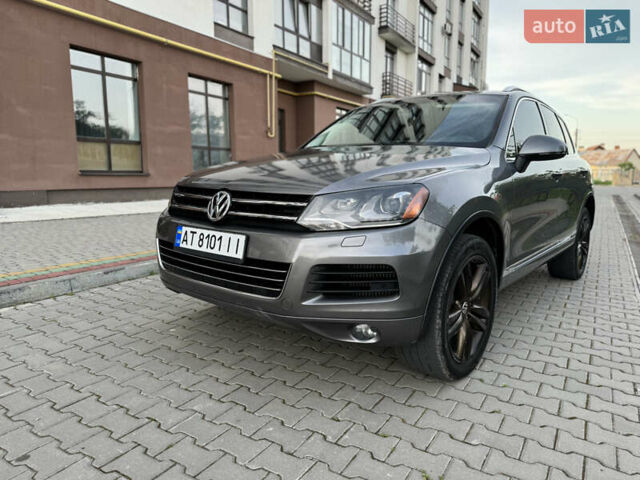 Серый Фольксваген Туарег, объемом двигателя 2.97 л и пробегом 261 тыс. км за 18000 $, фото 1 на Automoto.ua