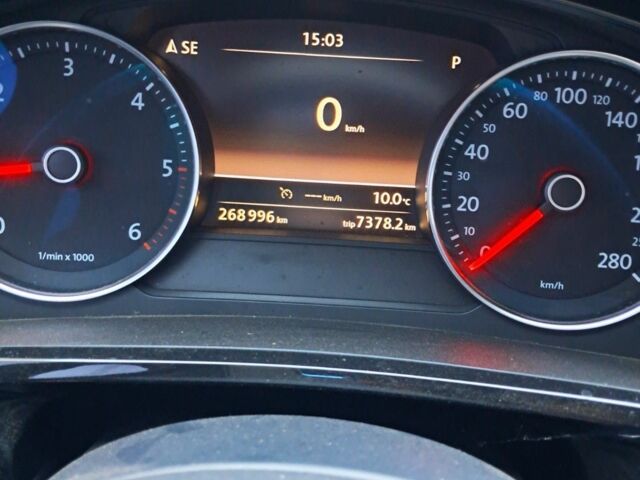 Серый Фольксваген Туарег, объемом двигателя 0 л и пробегом 268 тыс. км за 17500 $, фото 2 на Automoto.ua