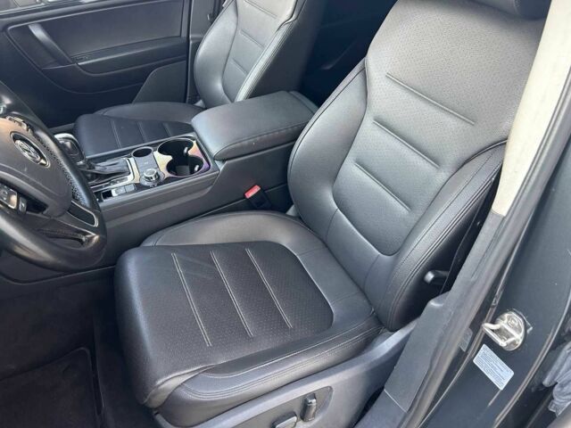 Серый Фольксваген Туарег, объемом двигателя 3 л и пробегом 93 тыс. км за 16800 $, фото 14 на Automoto.ua