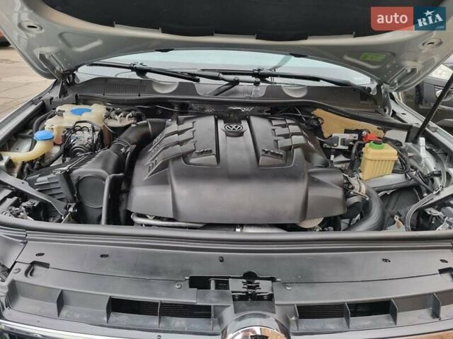 Фольксваген Туарег 2013 в Ровно на Automoto.ua Серый Фольксваген Туарег, объемом двигателя 3 л и пробегом 311 тыс. км за 20999 $, фото 18 на Automoto.ua