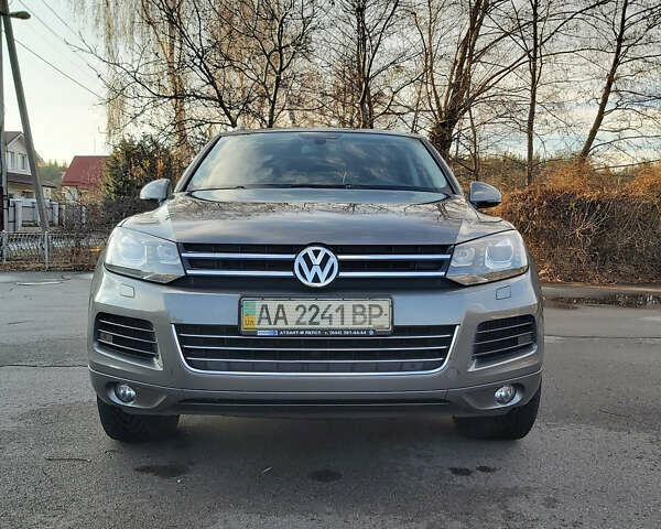 Сірий Фольксваген Туарег, об'ємом двигуна 3 л та пробігом 84 тис. км за 28331 $, фото 6 на Automoto.ua