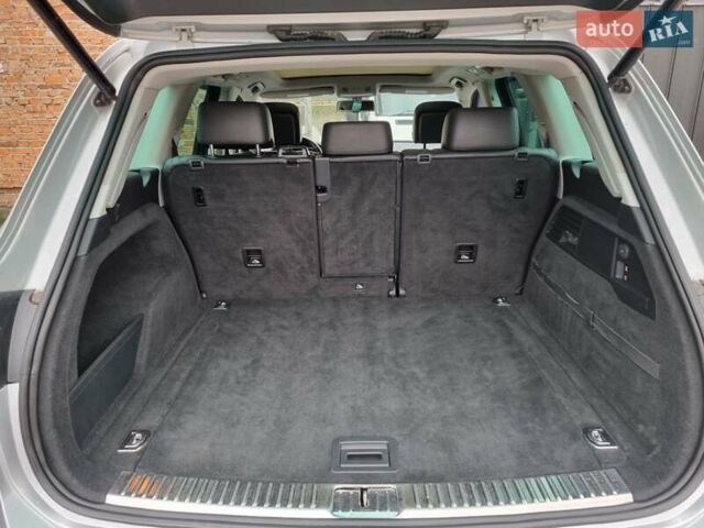 Фольксваген Туарег 2013 в Ровно на Automoto.ua Серый Фольксваген Туарег, объемом двигателя 3 л и пробегом 311 тыс. км за 20999 $, фото 39 на Automoto.ua