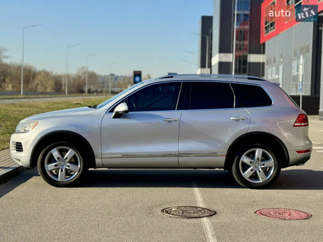 Серый Фольксваген Туарег, объемом двигателя 3 л и пробегом 222 тыс. км за 20800 $, фото 7 на Automoto.ua