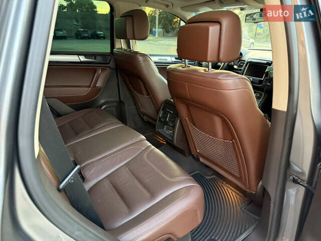 Сірий Фольксваген Туарег, об'ємом двигуна 2.97 л та пробігом 169 тис. км за 24900 $, фото 15 на Automoto.ua