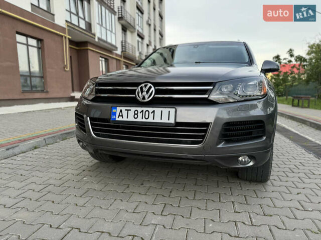Серый Фольксваген Туарег, объемом двигателя 2.97 л и пробегом 261 тыс. км за 18000 $, фото 3 на Automoto.ua