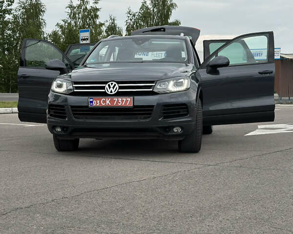 Серый Фольксваген Туарег, объемом двигателя 0 л и пробегом 211 тыс. км за 21450 $, фото 23 на Automoto.ua