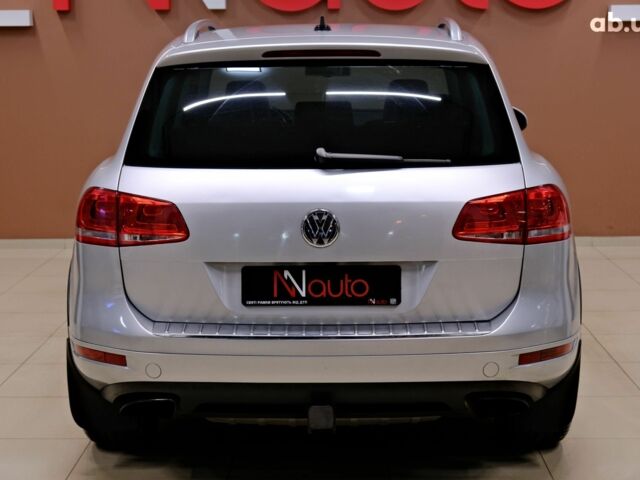 Серый Фольксваген Туарег, объемом двигателя 3 л и пробегом 219 тыс. км за 17900 $, фото 5 на Automoto.ua
