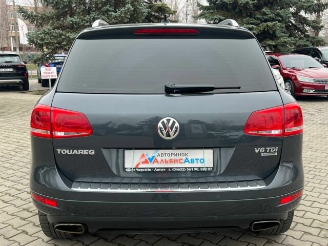 Серый Фольксваген Туарег, объемом двигателя 3 л и пробегом 223 тыс. км за 19500 $, фото 5 на Automoto.ua