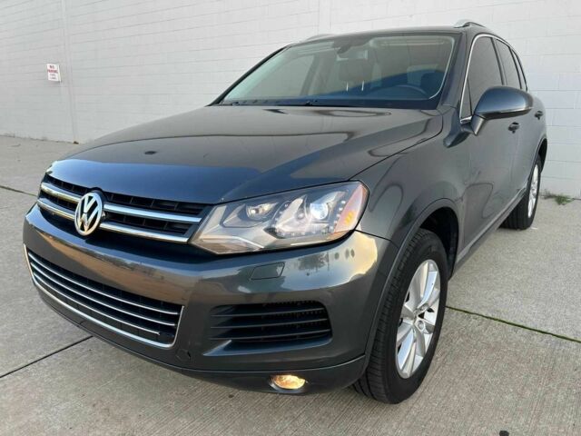 Серый Фольксваген Туарег, объемом двигателя 3 л и пробегом 93 тыс. км за 16800 $, фото 5 на Automoto.ua