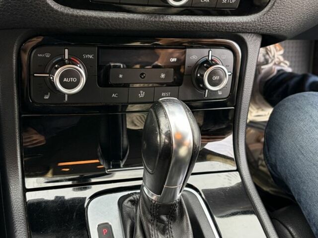 Серый Фольксваген Туарег, объемом двигателя 3.6 л и пробегом 278 тыс. км за 14200 $, фото 9 на Automoto.ua