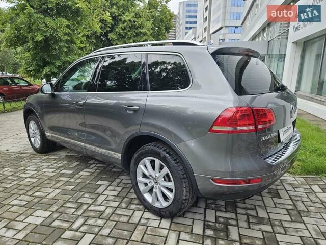 Сірий Фольксваген Туарег, об'ємом двигуна 2.97 л та пробігом 263 тис. км за 18790 $, фото 9 на Automoto.ua