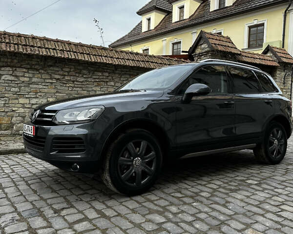 Сірий Фольксваген Туарег, об'ємом двигуна 3 л та пробігом 275 тис. км за 21700 $, фото 3 на Automoto.ua