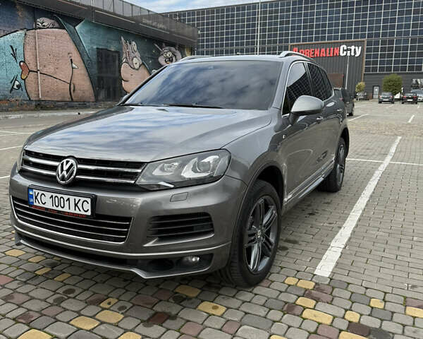 Сірий Фольксваген Туарег, об'ємом двигуна 2.97 л та пробігом 357 тис. км за 23500 $, фото 9 на Automoto.ua