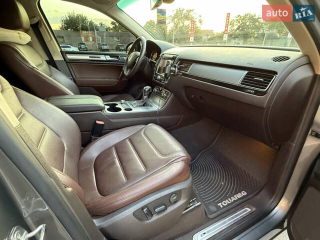 Сірий Фольксваген Туарег, об'ємом двигуна 2.97 л та пробігом 169 тис. км за 24900 $, фото 13 на Automoto.ua