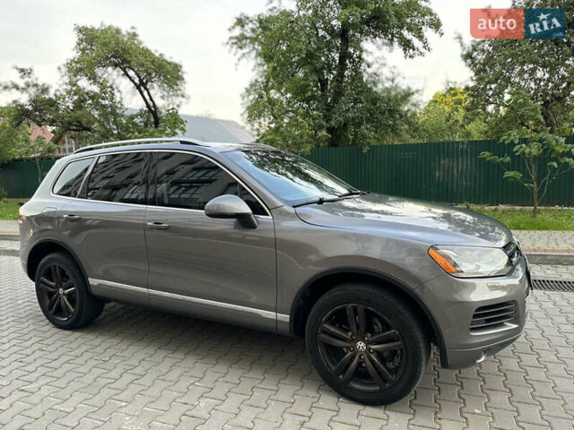 Серый Фольксваген Туарег, объемом двигателя 2.97 л и пробегом 261 тыс. км за 18000 $, фото 13 на Automoto.ua
