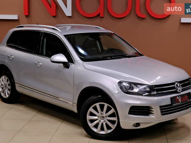 Серый Фольксваген Туарег, объемом двигателя 3 л и пробегом 219 тыс. км за 17900 $, фото 4 на Automoto.ua