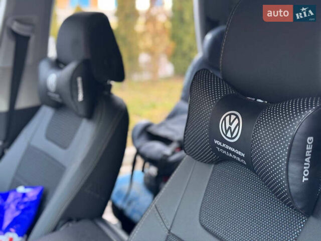 Сірий Фольксваген Туарег, об'ємом двигуна 3 л та пробігом 229 тис. км за 18100 $, фото 29 на Automoto.ua