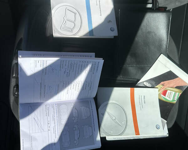 Серый Фольксваген Туарег, объемом двигателя 0 л и пробегом 211 тыс. км за 21450 $, фото 43 на Automoto.ua