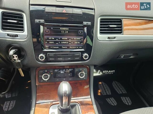 Сірий Фольксваген Туарег, об'ємом двигуна 2.97 л та пробігом 263 тис. км за 18790 $, фото 35 на Automoto.ua