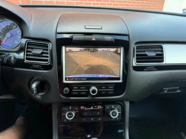 Серый Фольксваген Туарег, объемом двигателя 3.6 л и пробегом 86 тыс. км за 13000 $, фото 11 на Automoto.ua